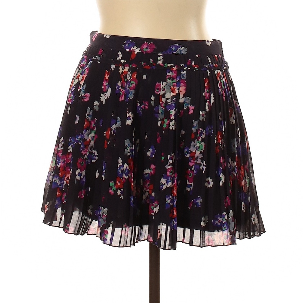 American Eagle Mini Skirt **size small**
